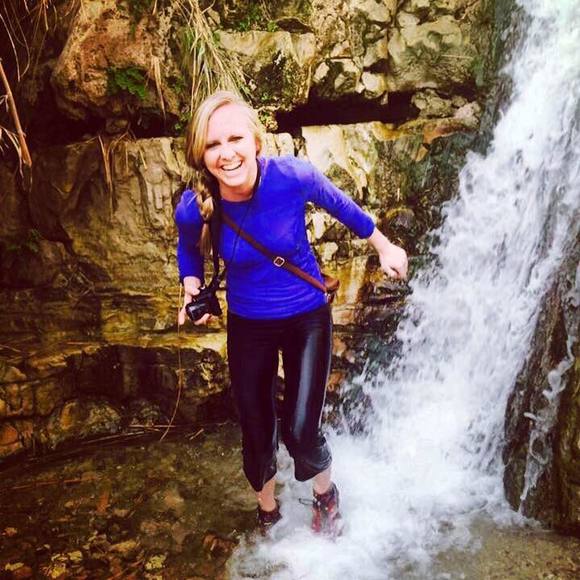 Meet your Posher, Macaela - Picture 1 of 1